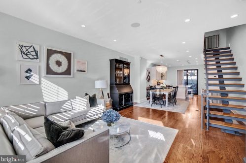 2011 Brown St, Philadelphia PA 19123-2256 exterior