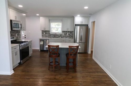 813 Mercury Dr, Atlanta, GA 30331-3321