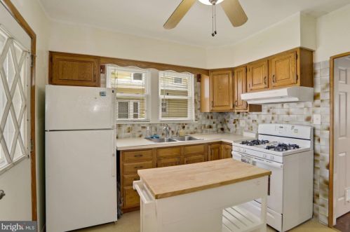 13 Greenwood Ave, Camden NJ 08107-1245 exterior