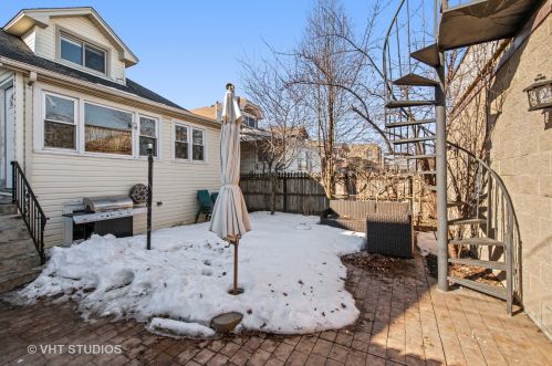 5522 Cornelia Ave, Chicago IL 60657-1019 exterior