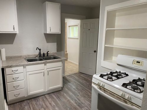 246 Laketon Ave, Meskegon MI  49441-2665 exterior