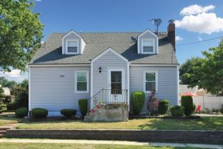40 Delafield Ave, Lyndhurst, NJ 07071-1004