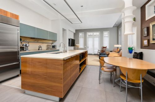 1950 Orch St, Chicago IL 60614-5495 exterior