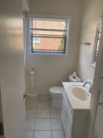 1024 Raynor Ave, Joliet IL 60436-1545 exterior