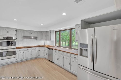 1120 Farmingdale Rd, Jackson Twp NJ  08527-1380 exterior