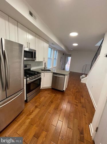 924 15 St, Philadelphia PA 19146-2141 exterior