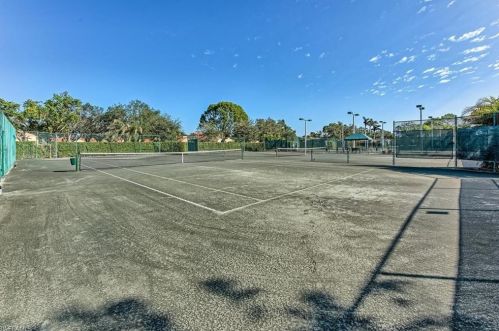 649 Beachwalk Cir, Naples FL 34108-8715 exterior