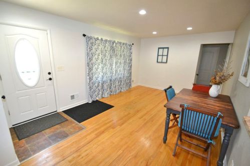 7822 Kathryn Ave, Milwaukee, WI 53218-3724