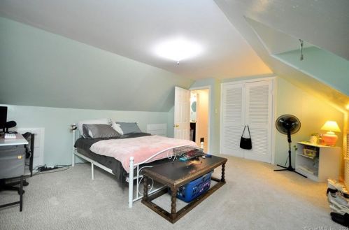 81 White St, Manchester CT 06042-3127 exterior