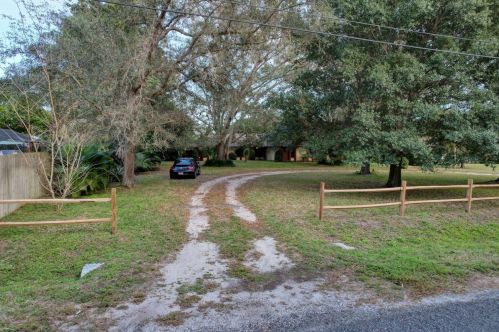 5406 Palmetto Dr, Fort Pierce FL 34982-7481 exterior