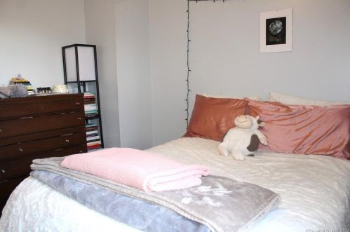 148 Grv St, Torrington CT 06790-5025 exterior