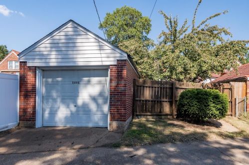 5846 Loran Ave, Saint Louis MO 63109-2601 exterior