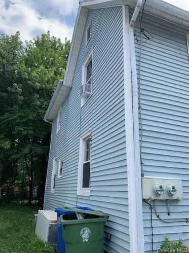 39 Prince St, Middletown, NY 10940-3947