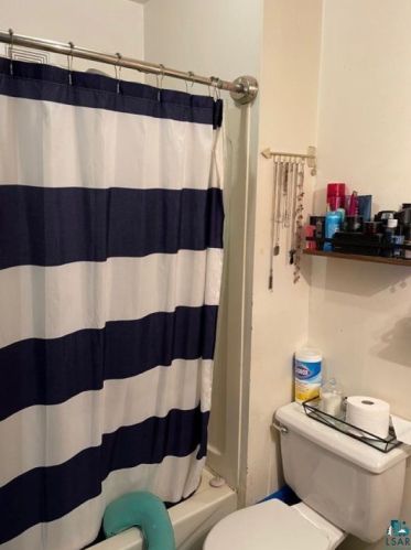 831 5 St, Duluth MN 55806-2330 exterior