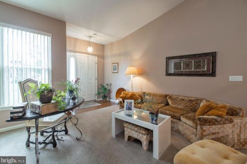 201 Fairway Dr, Warminster PA 18974-3797 exterior