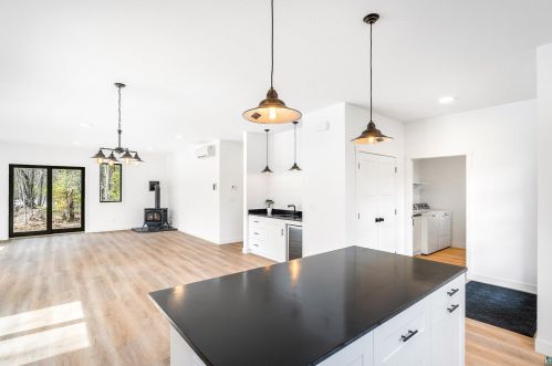 2465 Lismore Rd, Duluth MN 55803-8709 exterior