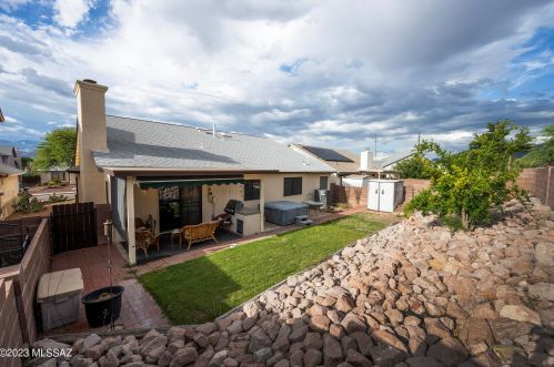 10246 Essex Village Dr, Tucson AZ 85748-6796 exterior