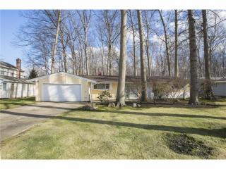 2367 Elmwood Dr, Cleveland, OH 44145-3132