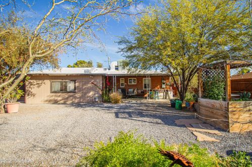 4744 13 St, Tucson AZ 85719-6213 exterior