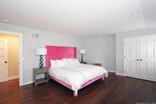 94 Spectacle Ln, Ridgefield CT 06877-5715 exterior