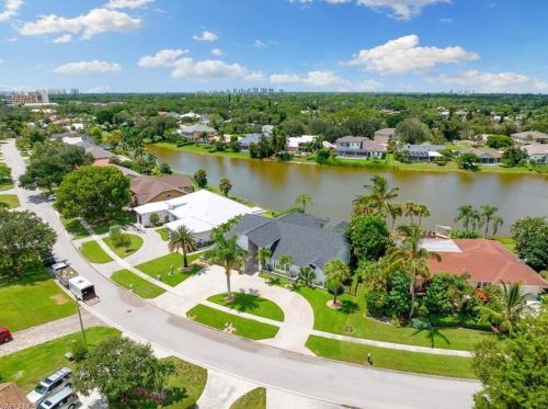 117 Sharwood Dr, Naples FL 34110-5724 exterior