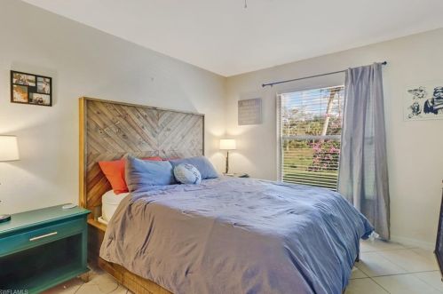 370 19 St, Naples FL 34117-3327 exterior