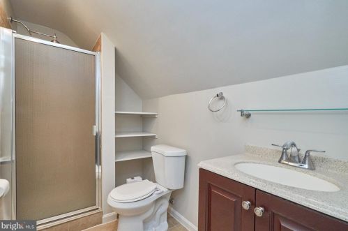 1000 Crawford Dr, Rockville MD  20851-1605 exterior