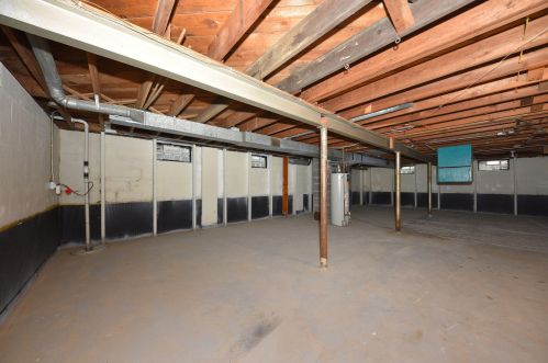 8100 Lancaster Ave, Milwaukee WI  53218-3652 exterior