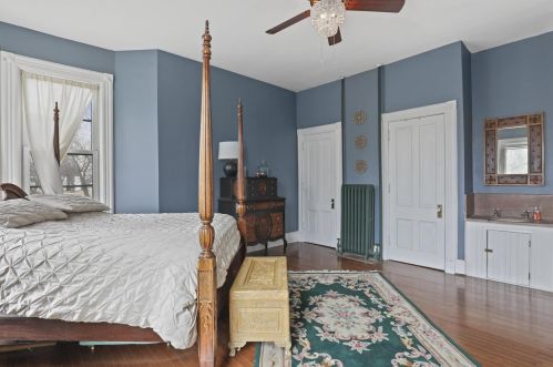 2126 Juneau Ave, Milwaukee WI 53233-1119 exterior