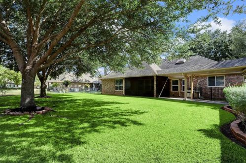 33110 Whitley Ct, Fulshear TX 77441-4301 exterior