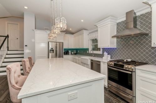 480 Commack Rd, Commack NY  11725-5011 exterior