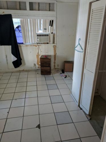 2615 12th Ave, Tampa, FL 33605-4129