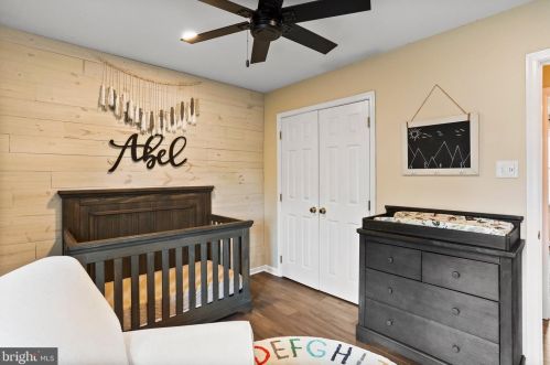 32 Constitution Ct, Littlestown PA 17340-1527 exterior