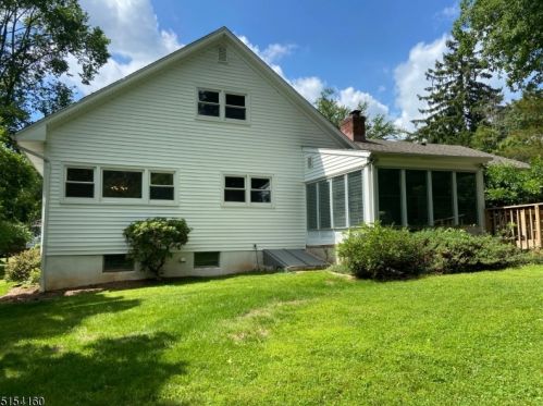 740 Hart Dr, Bridgewater, NJ 08807-2104