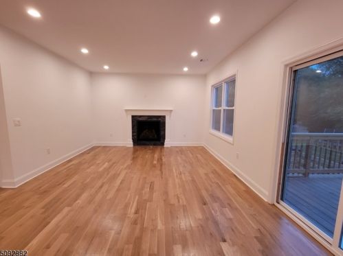 9 Apache Trl, Rockaway NJ  07866-1028 exterior