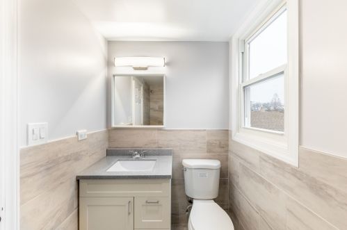 5009 Lavergne Ave, Chicago IL 60638-5831 exterior