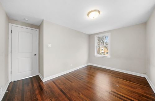 7339 Washtenaw Ave, Chicago IL 60645-1401 exterior