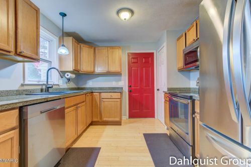 883 Post Rd, Meskegon MI 49441-4045 exterior