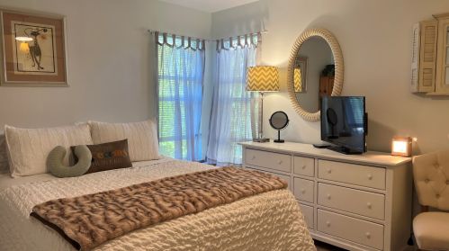 1911 Gaskins Cir, Fort Pierce FL  34952-6640 exterior