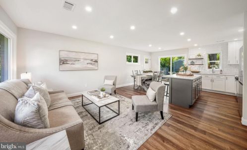 2809 James Dr, Alexandria VA  22303-1338 exterior