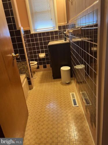 101 Ava Ave, Somerdale NJ 08083-1701 exterior