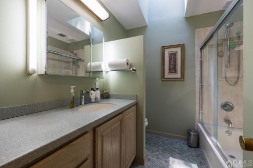 2350 Plainfield Ave, Piscataway NJ 08854-4045 exterior