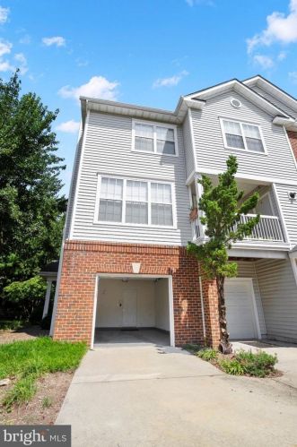 13126 Marcey Creek Rd, Herndon, VA 20171-4820