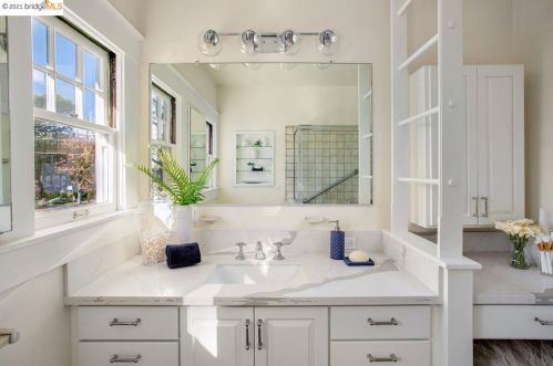 3301 Claremont Ave, Berkeley CA 94705-2710 exterior