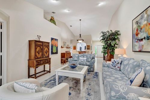 9647 Cres Vw Dr, Boynton Beach FL 33437-5929 exterior