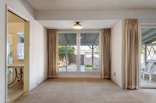 1113 Beverly Dr, Oxnard CA 93030-4813 exterior