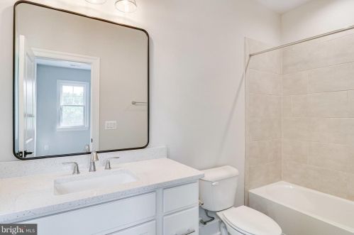 6208 Kellogg Dr, Mc Lean VA  22101-3121 exterior