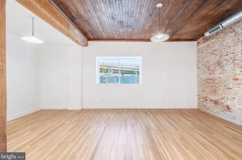 2218 Emerald St, Philadelphia PA 19134-2505 exterior