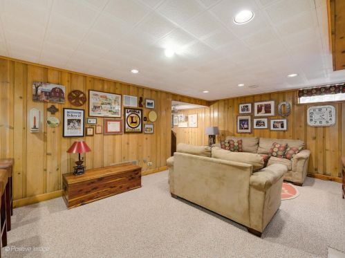 2734 107th St, Chicago IL 60617-6613 exterior