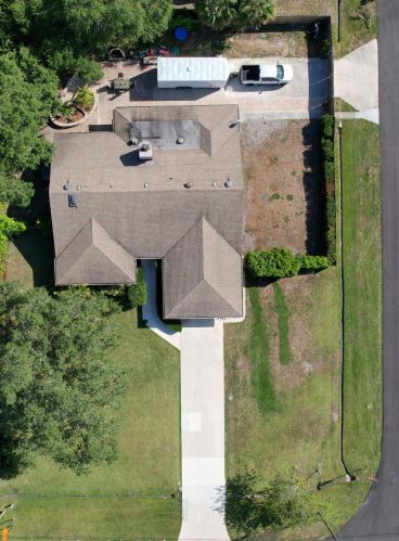 1718 Ocean Cove Ave, Fort Pierce FL  34953-2450 exterior